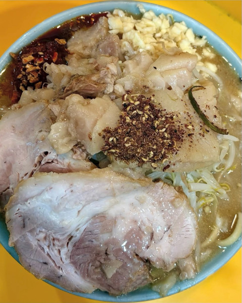 「ホワイトアウト 辛い奴(レッドアウト)」@ラーメン二郎 八王子野猿街道店2の写真