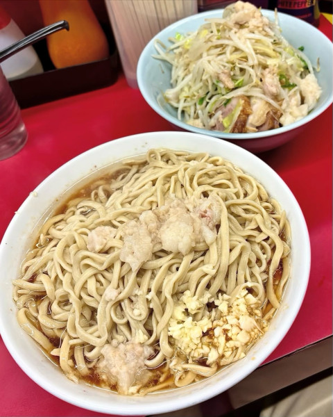 「大ラーメンぶた5枚 麺増し ニンニク ヤサイ アブラ」@ラーメン二郎 中山駅前店の写真