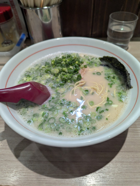 「博多ラーメン+替玉」@長浜ラーメン 博多っ子の写真