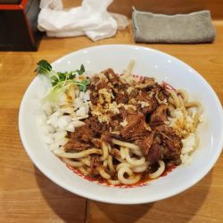 肉とニンニクの麺@1000
