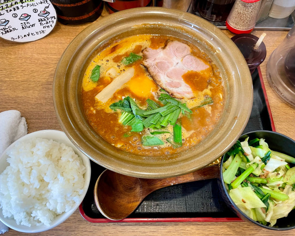 「モツカリーラーメン(大辛)(1280円)/たっぷり野菜（少なめ)」@ラーメン猪太の写真