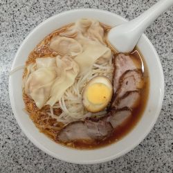 チャーシューワンタン麺
