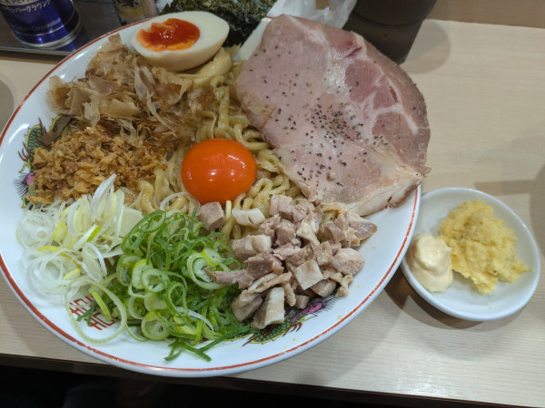 「地鶏と濃い玉のまぜそば（生姜ver）➕特盛」@手揉み中華そば 中村の写真