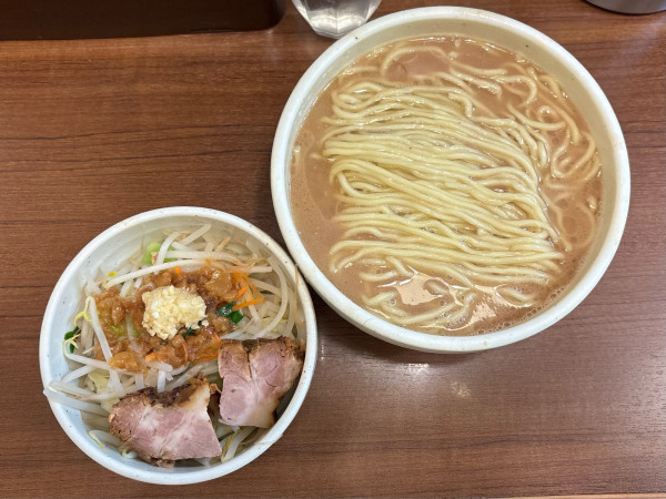 「らーめんスタベジ（1100）大盛（150）」@麺処 一笑の写真