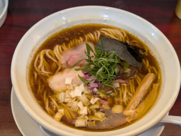 「鶏と魚介の清湯スープ中華そば」@らぁ麺つけ麺Lab すすりどきの写真
