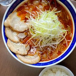 チャーシュー担々麺(1330円)/半ライス(130円)