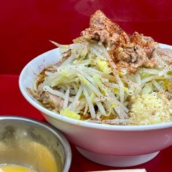 小ラーメン(950円)/生卵(50円)