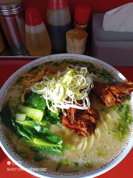 「パイカラーメン」@ラーメンスタンド とん平食堂の写真