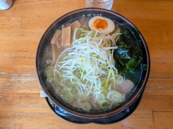 「塩ネギラーメン　中盛」@ラーメンまるじんの写真
