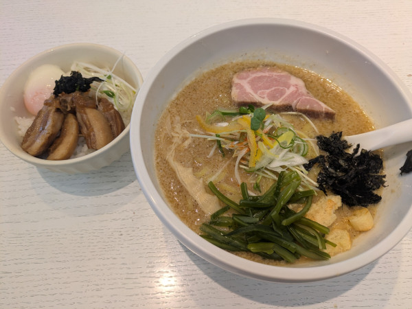 「濃厚・魚介みそ＋とろチャーシューごはん」@tokyo miso style IKEDAの写真