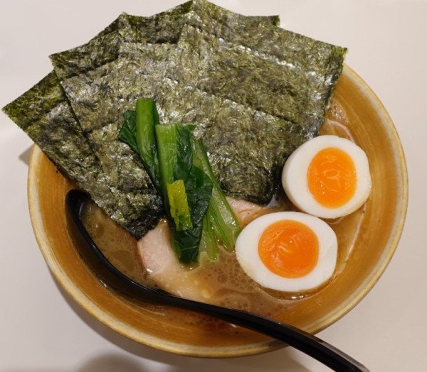 「革新家スペシャル（1,450円）+ライス（150円）」@家系ラーメン 革新家 TOKYOの写真