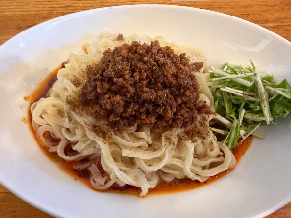「辛シビ汁なし担々麺」@らーめん専門 うしおととりの写真