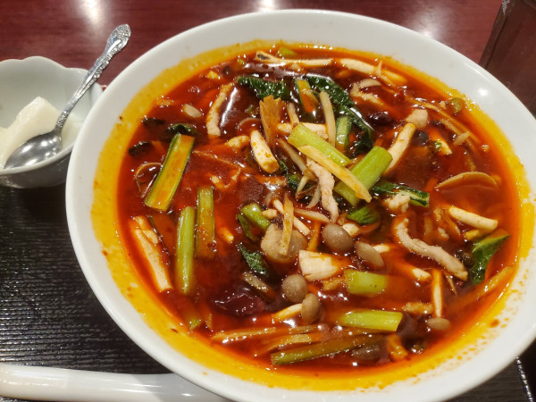 「豚肉と野菜の激辛そば」@江南酒家の写真