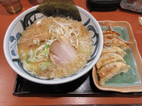 「濃厚味噌らーめん（８８０円）＋餃子３６３円」@こだわりらーめん ゆきむら亭 阿見店の写真