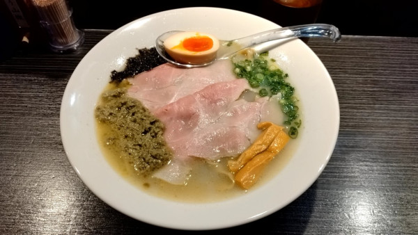 「特製牡蠣塩ラーメン1100円＋ライス100円」@中華蕎麦 無冠の写真