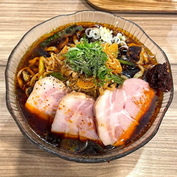 「【限定】スタミナ冷やしラーメン肉増し」@くじら食堂 nonowa東小金井店の写真