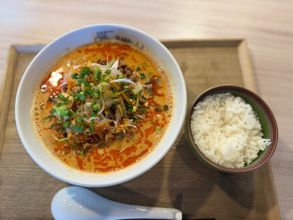 「担々麺 1000円＋無料ごはん」@中国菜はつがい麻婆豆腐店の写真