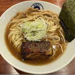 醤油ラーメン（並盛：950円)