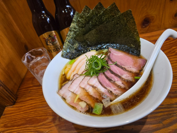 「チャーシュー手揉み中華そば醤油」@麺や晴心の写真