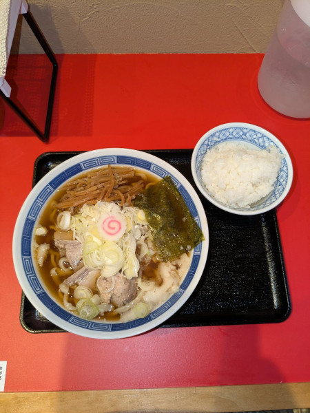 「ラーメン(麺200g)¥1000＋背脂、ライス無料」@イッチャンラーメンの写真