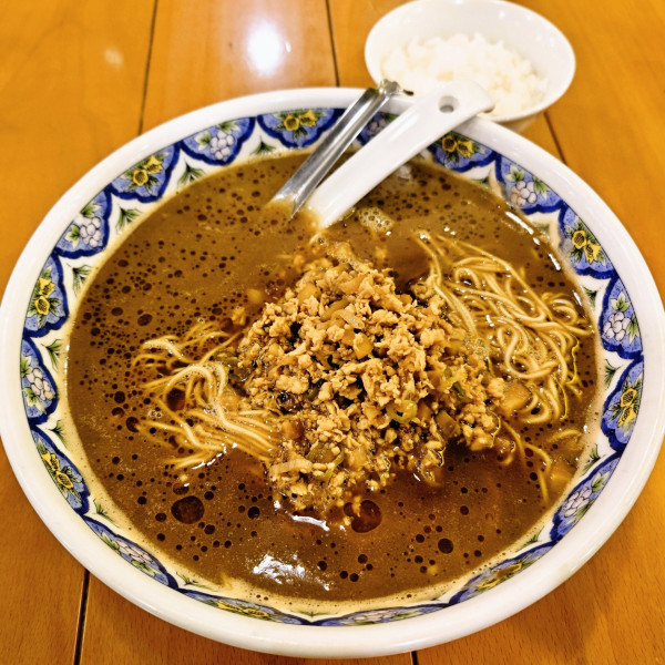 「揚州濃厚醤油ラーメン＋ひと口ごはん」@中国ラーメン 揚州商人 アクロスプラザ柏大山台店の写真