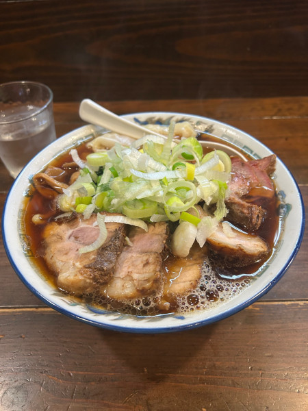 「煮干しチャーシューワンタン麺（醤油）」@麺 島むらの写真