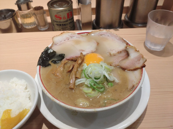 「特製濃厚とろりそば＋ライス」@東京煮干し らーめん 玉 東京駅店の写真