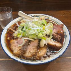 煮干しチャーシューワンタン麺（醤油）