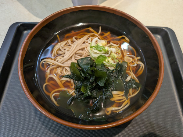 「かけそば大盛580円」@名代 富士そば 大船店の写真