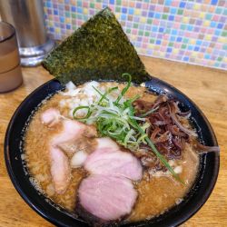 背脂煮干しラーメン