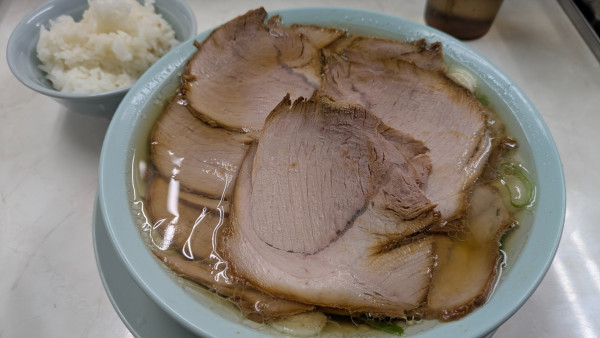 「チャーシューメン＋無料ライス」@川口トラちゃんラーメンの写真