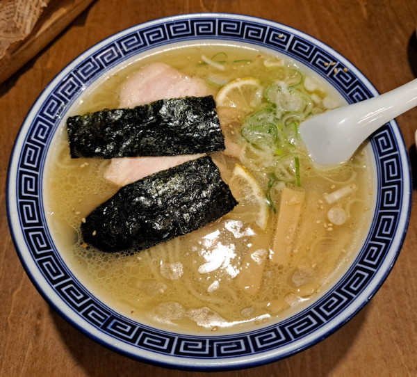 「塩白湯中華そば880円」@ラーメン ホルモン オールスター 一関大町店の写真