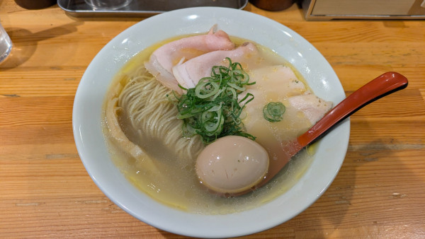 「特製塩そば」@自家製麺 竜葵の写真