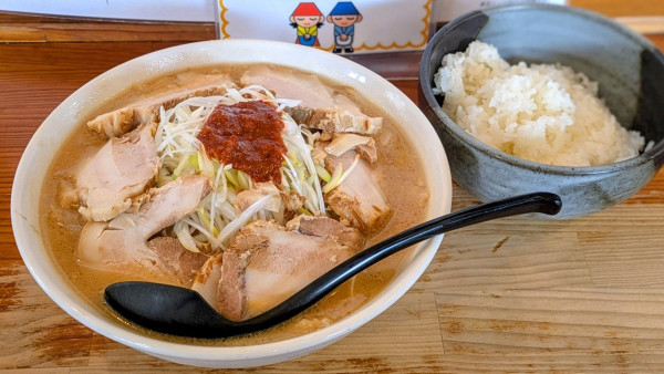 「ねぎみそチャーシュー麺＋半ライス（1,220円＋290円）」@かどまん食堂 卯ノ木店の写真