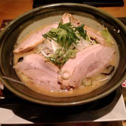 新潟みそチャーシュー(1380円)