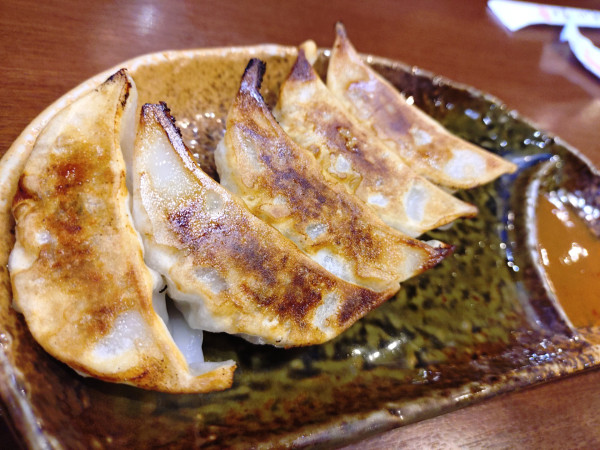 「餃子」@麺場 田所商店 府中若松町店の写真