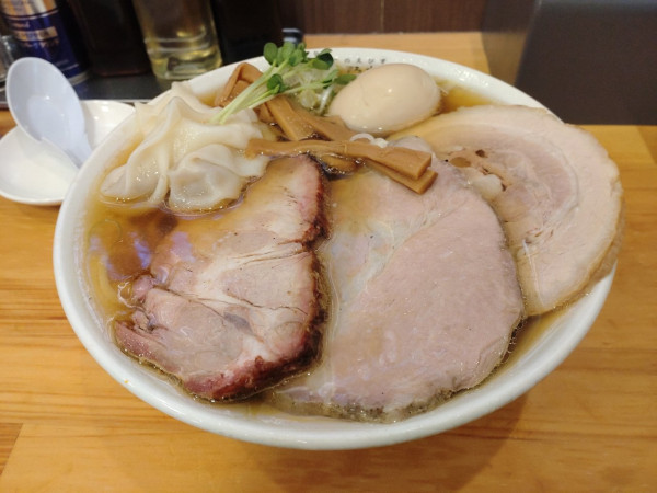 「らーめん大盛＋特製トッピング」@一乃胡の写真