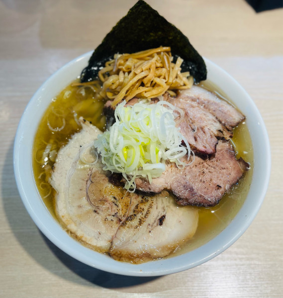「チャーシュー麺(塩)、大盛り」@まるえ中華そばの写真