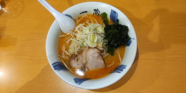 「辛みそらーめん　わかめ＋」@元祖旭川らーめん 一蔵 深川店の写真