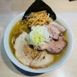チャーシュー麺(塩)、大盛り