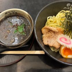 つけ麺　バリ黒並　980円
