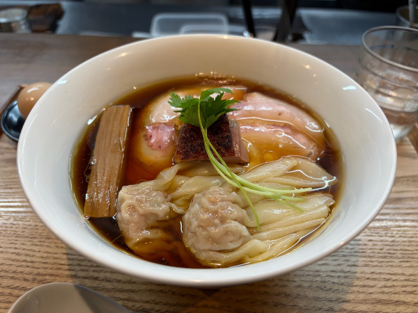 「特製醤油らぁめん」@らぁ麺 紫陽花の写真