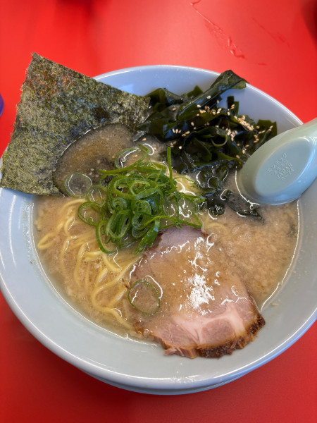 「ラーメン＋ワカメ」@ラーメンショップ◯化 つくば店の写真