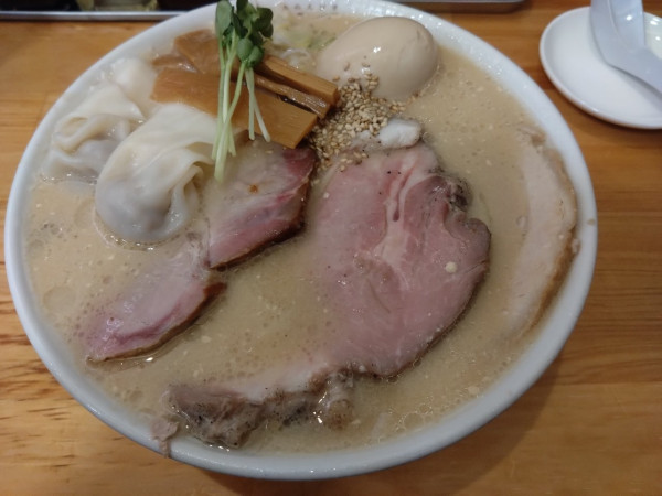 「ごまラーメン特製トッピング」@一乃胡の写真