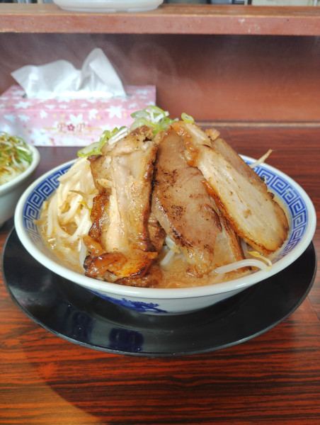 「野菜チャーシュー増し小（味噌）1080円」@らーめん伏竜 本店の写真