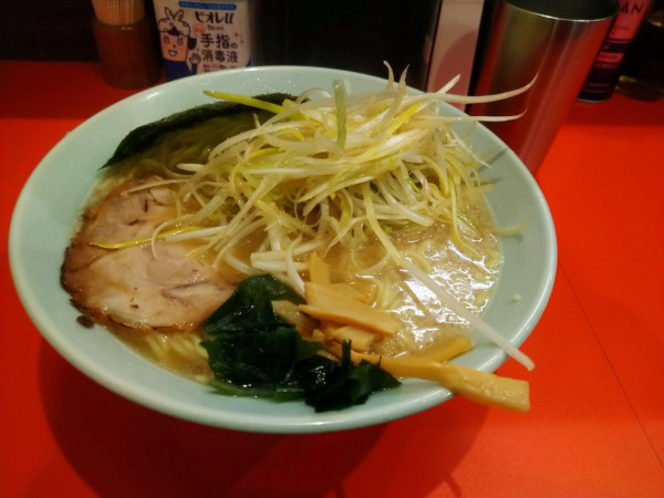 「ネギラーメン950円＋中盛100円」@ラーメンショップ〇Qの写真
