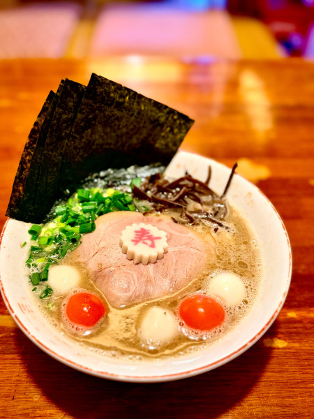 「迎春豚骨らーめん（900円）」@豚骨らーめん れんの写真