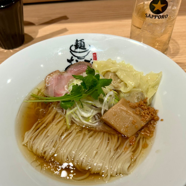 「塩ラーメン+トリュフ香る特製ワンタン+ハイボール」@麺 銀座おのでら 東銀座店の写真