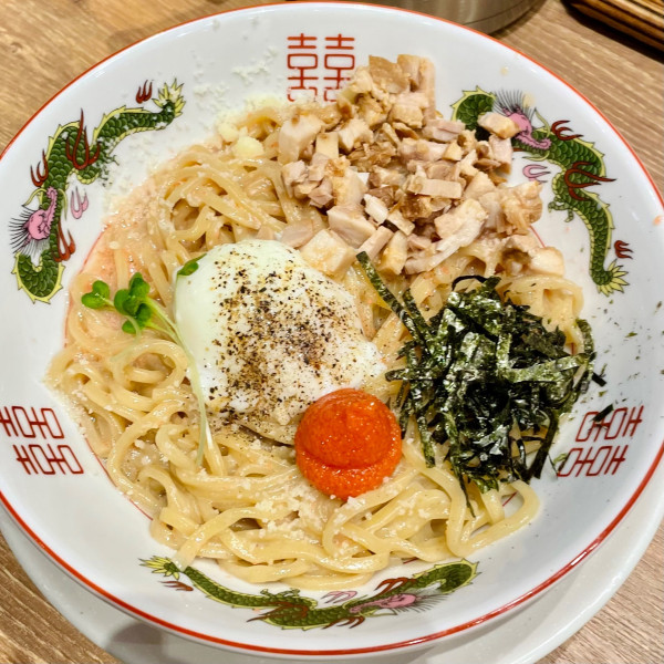 「博多明太子クリームまぜそば 980円」@らぁ麺すぎ本 福岡空港国内ターミナル店の写真