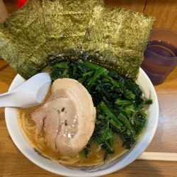 ラーメン固め　ほうれん草トッピング